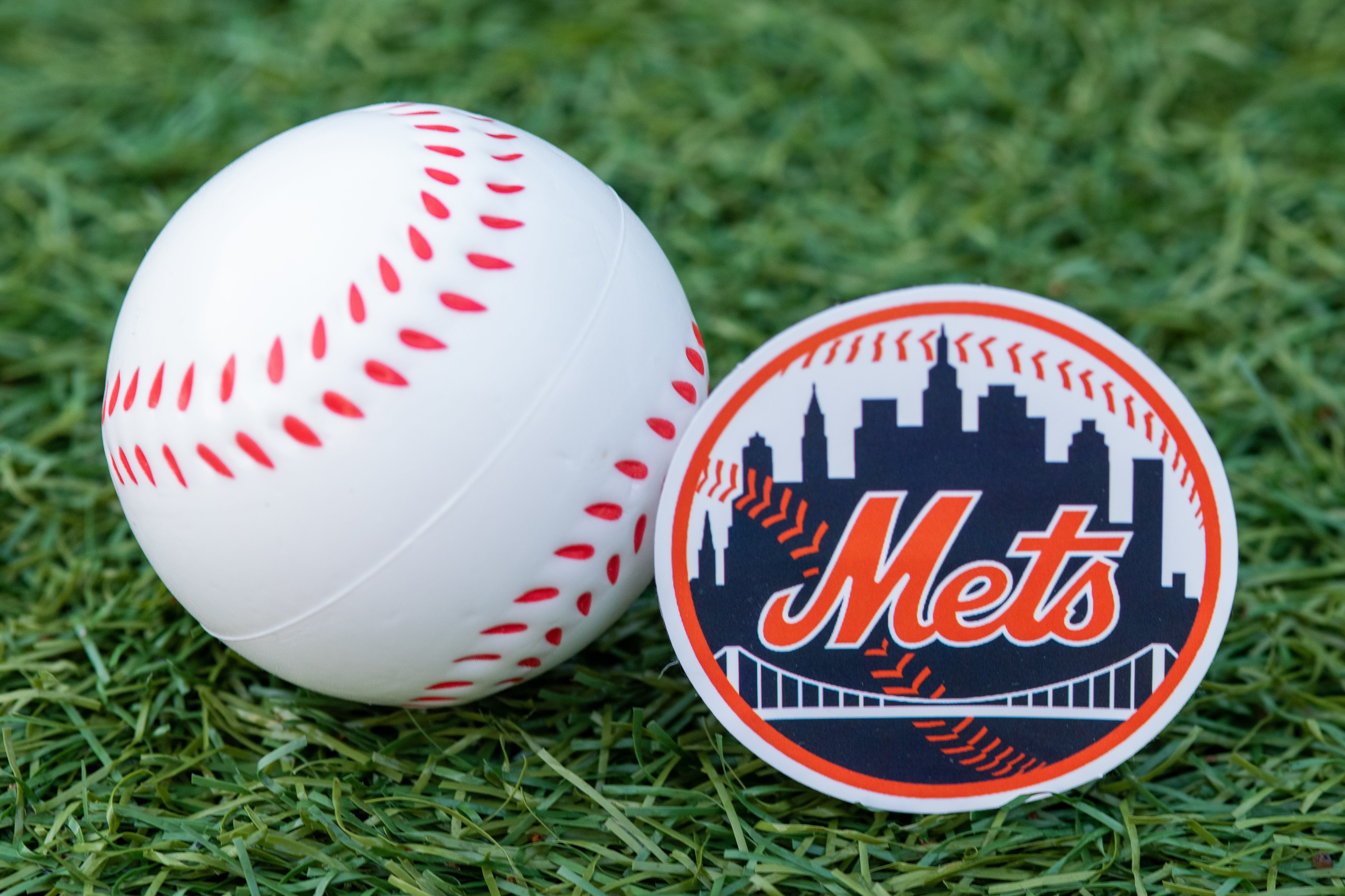 bobby-bonilla-day-compound-interest-lesson-slug-featured