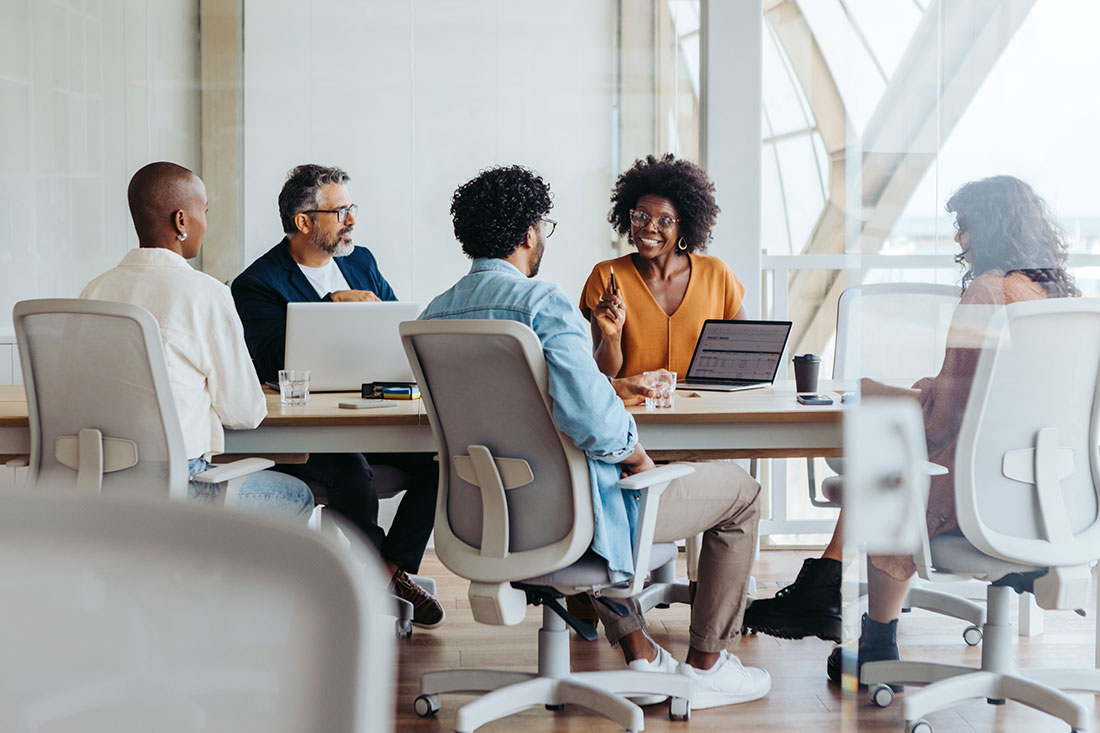 Think Tank Leadership: How Smart CEOs Build Brains, Not Hierarchies