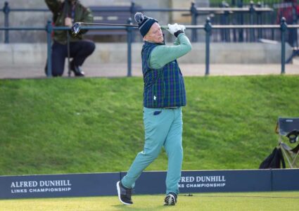 Bill Murray golfing