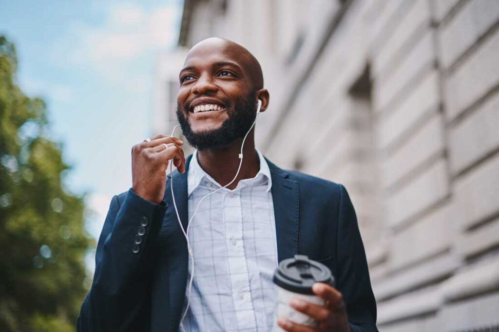 man displaying traits of a good employee