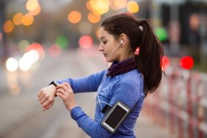 woman using power of perseverance during run