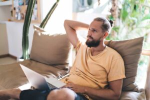 man trying to stay motivated