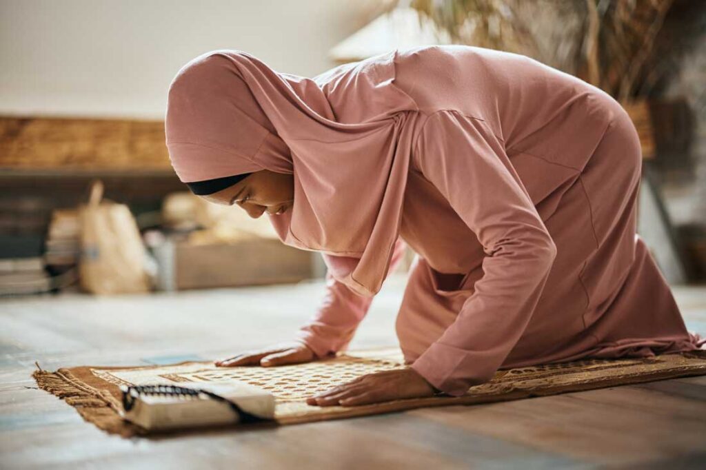 woman praying