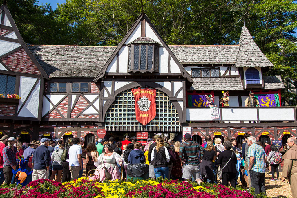 How to Be a Successful Solopreneur: 4 Lessons From Renaissance Festivals