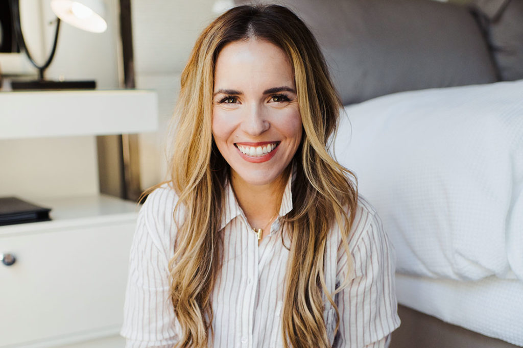 Rachel Hollis Five To Thrive