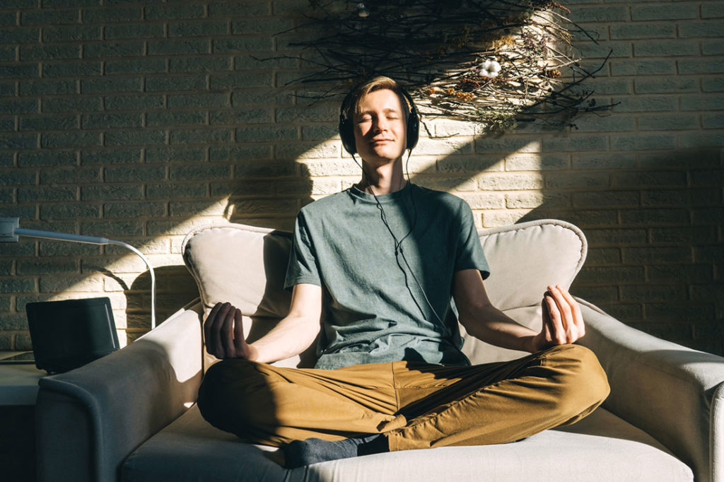 13 Best Meditation Apps 2021