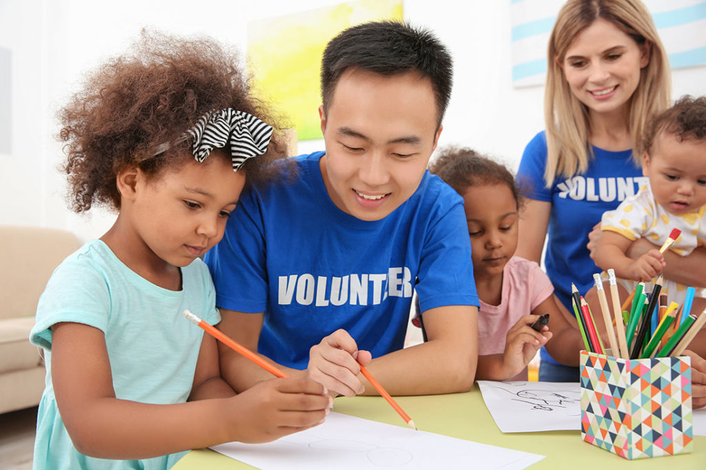 The Personal And Professional Benefits Of Volunteering 1024x682