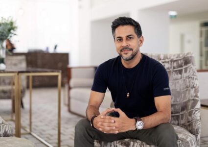 Vishen Lakhiani 425x300