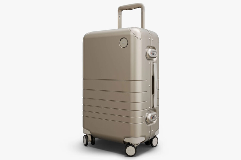 monos hybrid carry on 1024x682 - 10 محصول برای بهبود سفر تجاری شما
تجربه