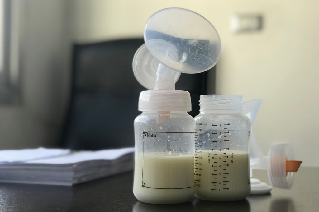 breastfeeding at work breast pumps on office desk