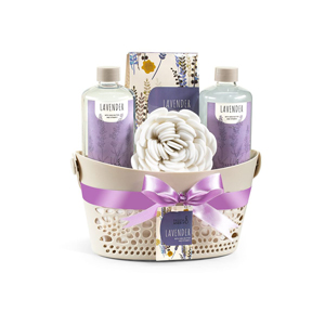 Freida Joe Lavender Fragrance Bath Body Collection Gift Basket gifts for coworkers - 17 ایده هدیه کوچک که همکاران شما از آنها قدردانی خواهند کرد