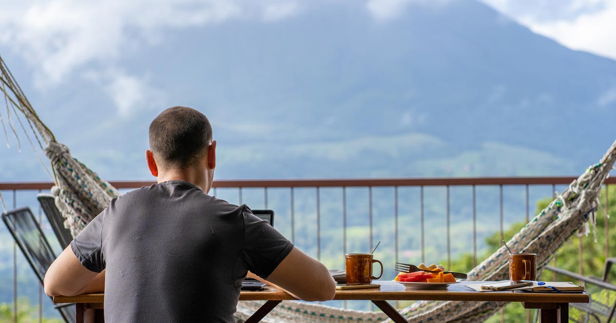 Digital Nomadism: Live and Work On Your Own Terms