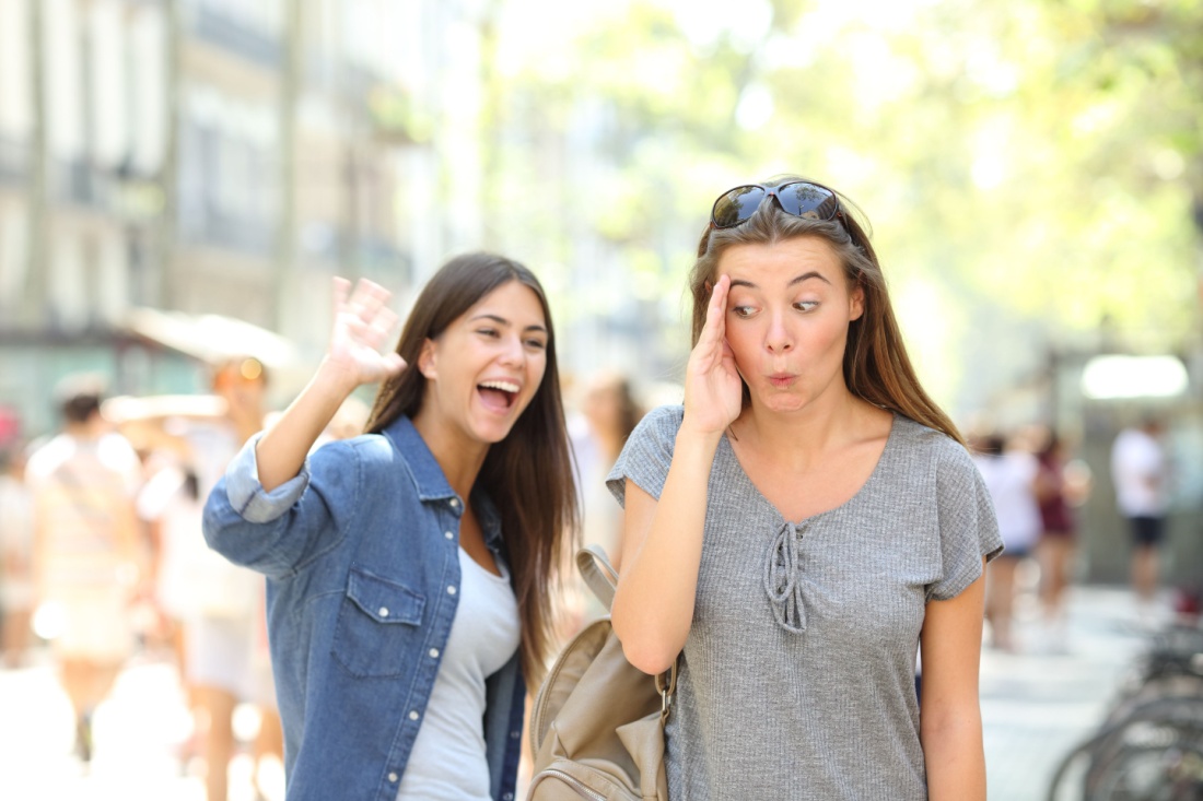 How To Act Around Someone Who Doesn't Like You How to Cope With the Signs That a Person Doesnโt Like You | SUCCESS
