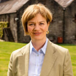 stephanie macleod headshot